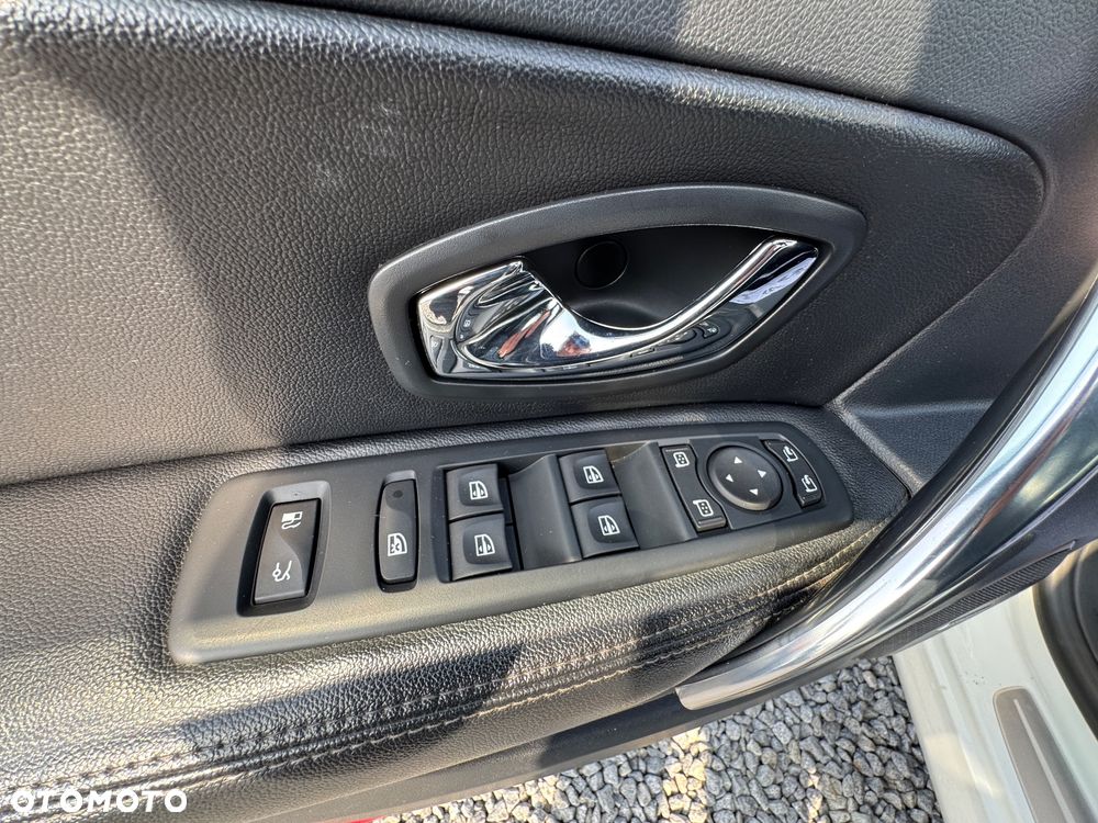 Renault Latitude - 22