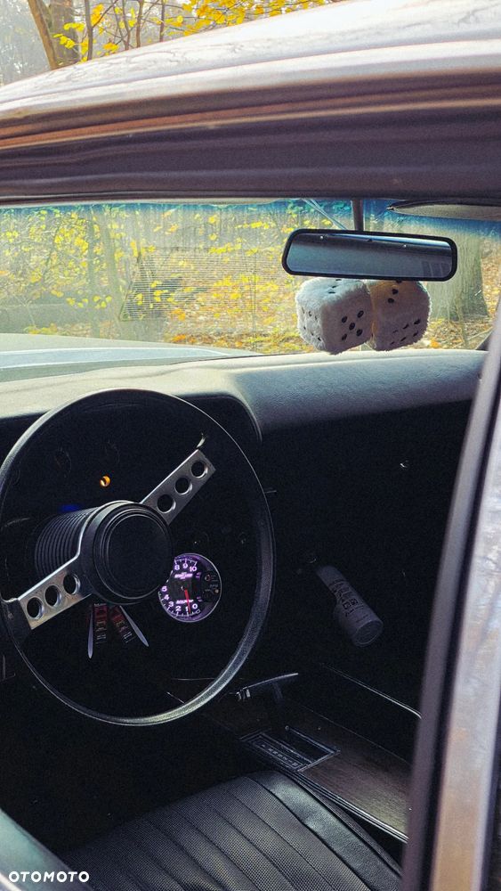 Dodge Challenger - 9