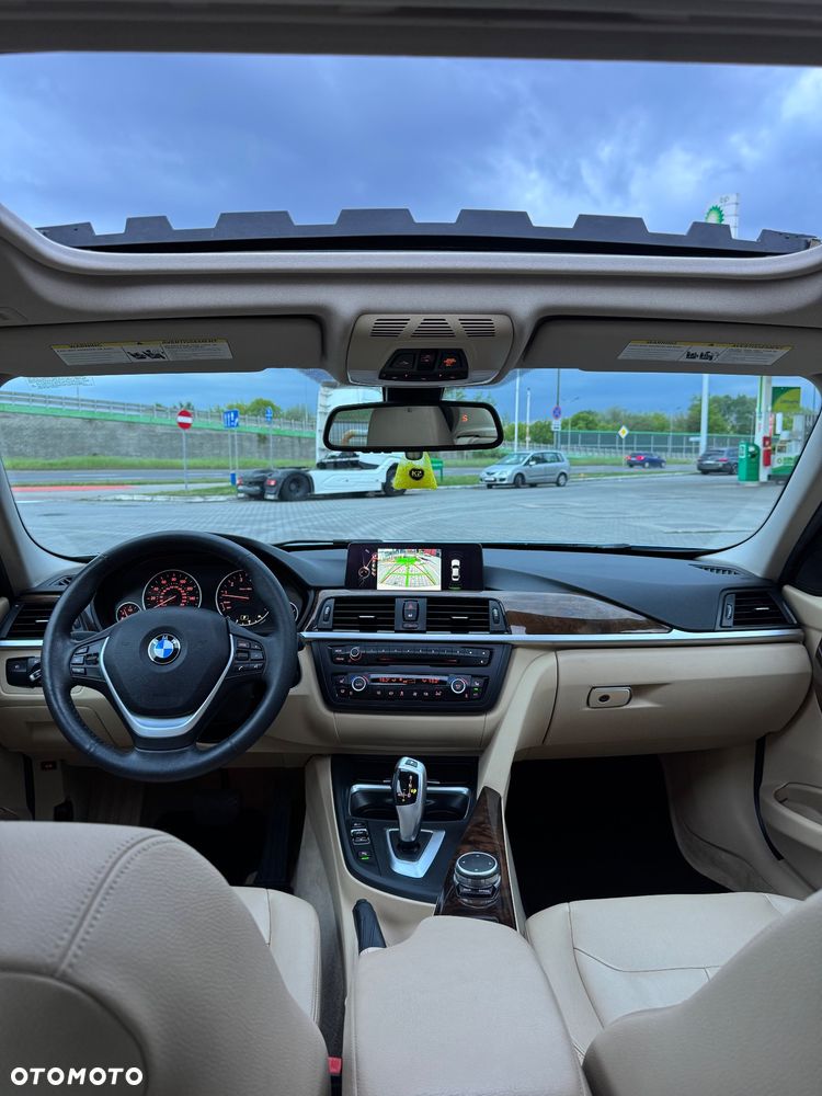 BMW Seria 3 328i xDrive - 22