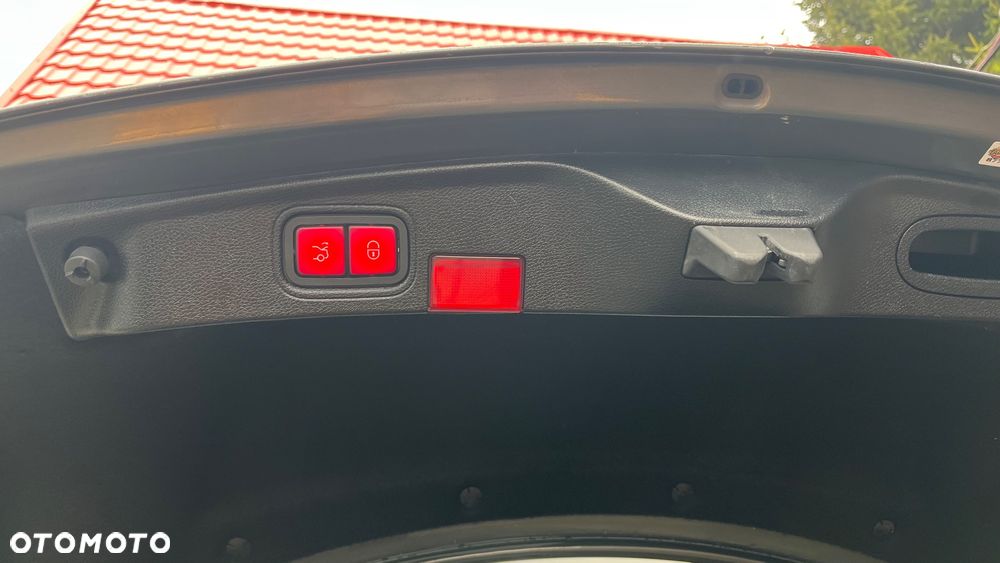 Mercedes-Benz Klasa C 300 4Matic 9G-TRONIC AMG Line Plus - 16