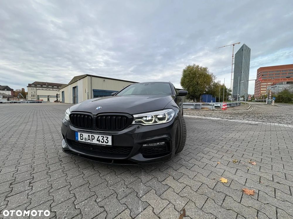 BMW Seria 5 530d xDrive Sport-Aut Luxury Line - 1