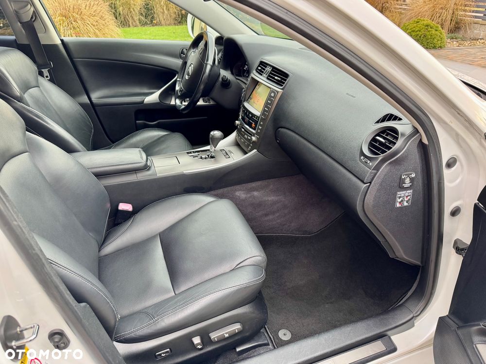 Lexus IS 250 Sport - 28