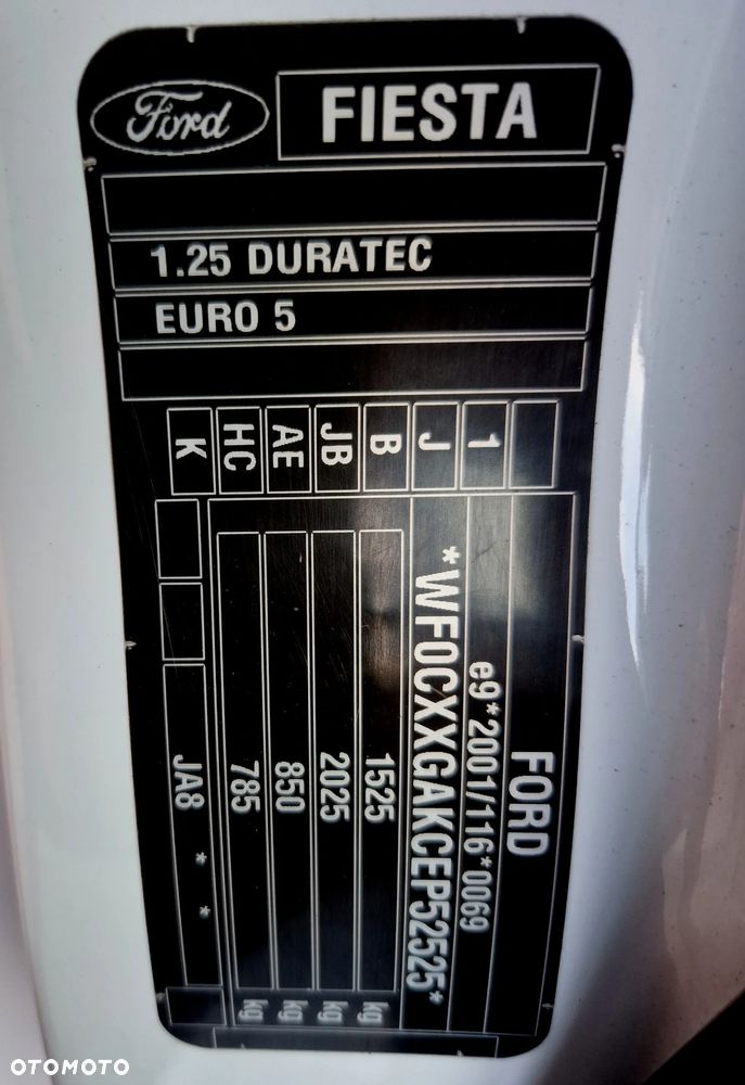 Ford Fiesta - 32