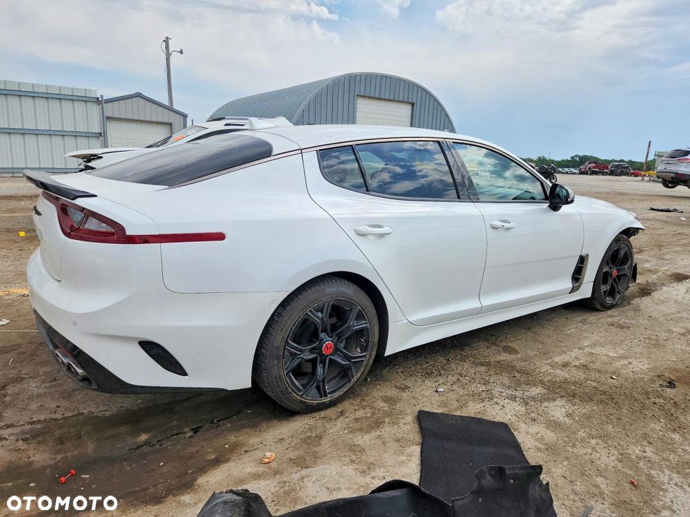 Kia Stinger 2.0 T-GDI GT Line - 3