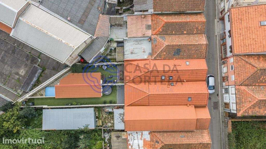 Moradia T2+1 Mezzanine c/ logradouro e anexo - Mafamude, Vila Nova de - Grande imagem: 2/33