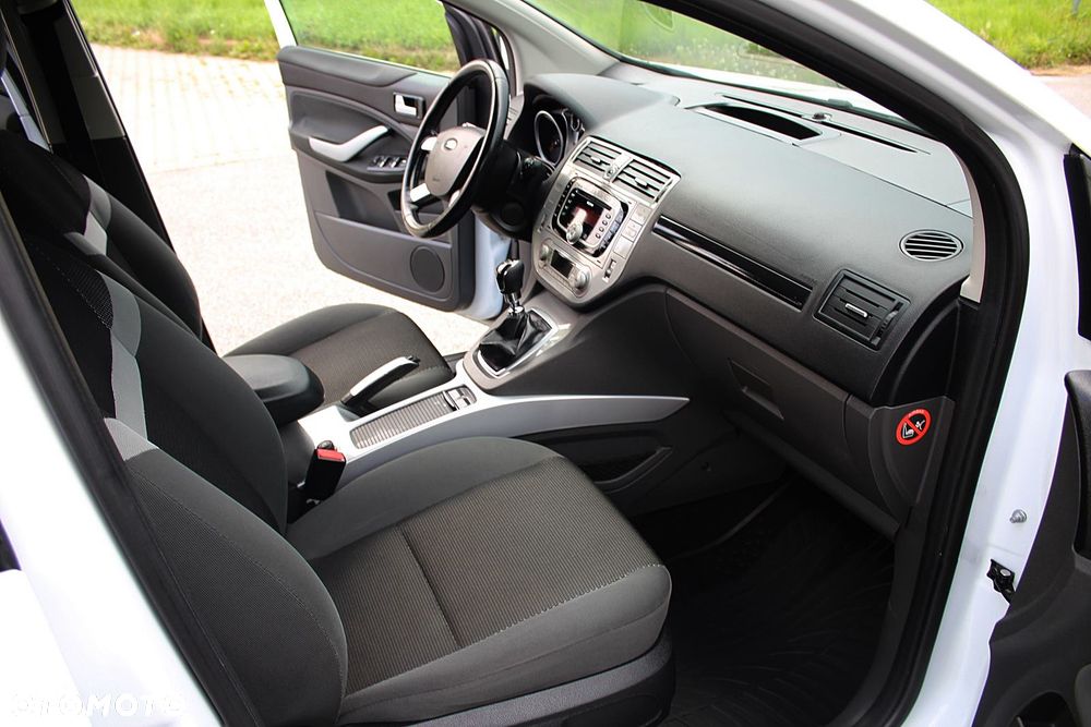 Ford Kuga 2.0 TDCi 4x4 Titanium - 24