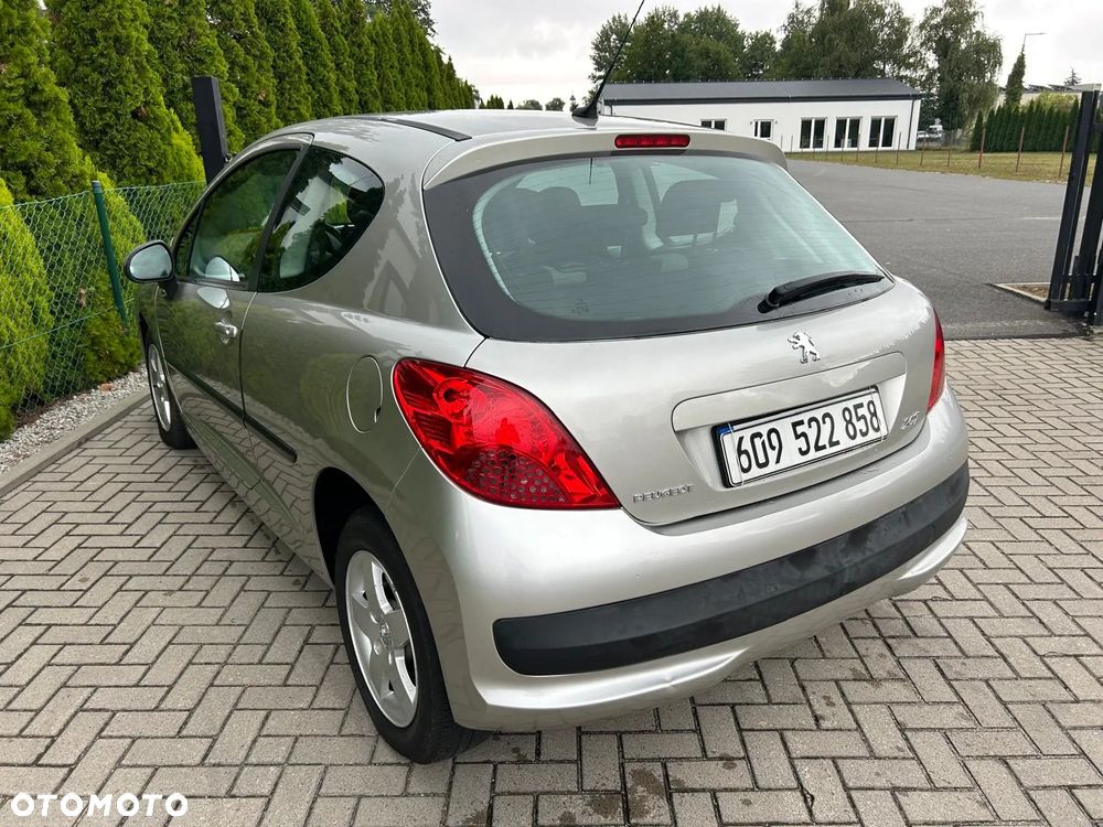 Peugeot 207 1.4 Presence Grand Prix - 2