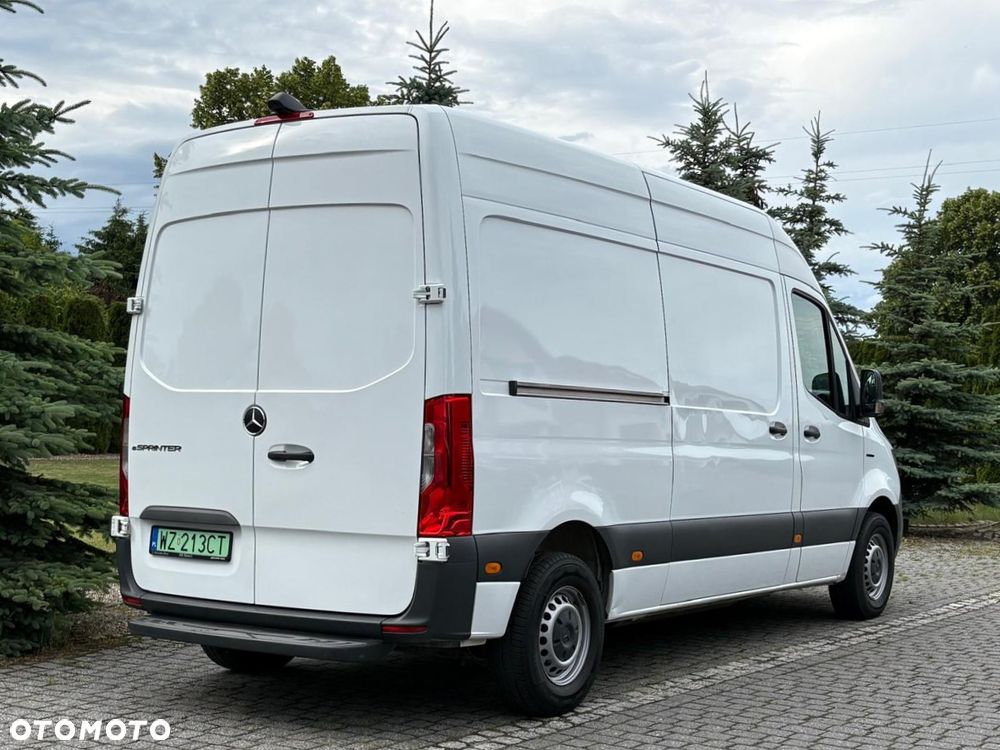Mercedes-Benz Sprinter - 6
