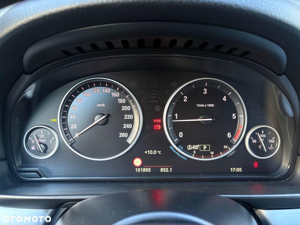 BMW Seria 5 520d xDrive Luxury Line - 34
