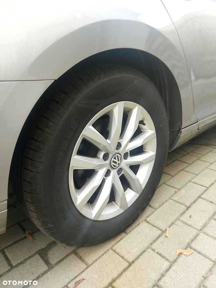 Volkswagen Passat - 9