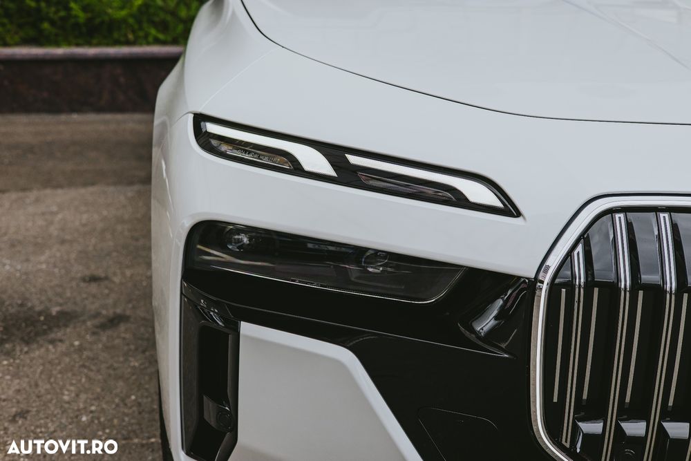 BMW Seria 7 740d xDrive MHEV - 37
