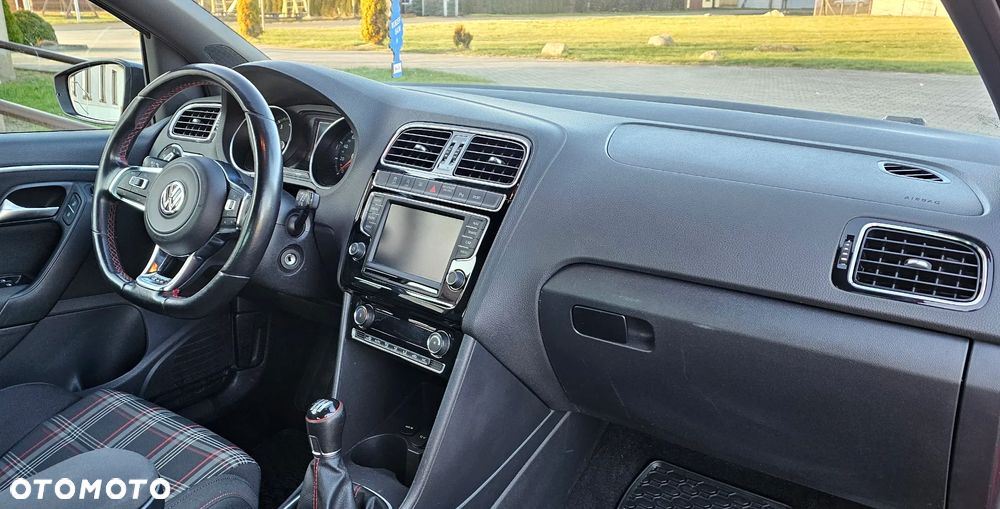 Volkswagen Polo 1.8 TSI (Blue Motion Technology) GTI - 11