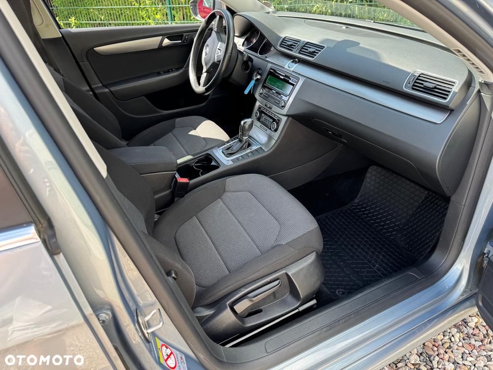 Volkswagen Passat 2.0 TDI Comfortline DSG - 11