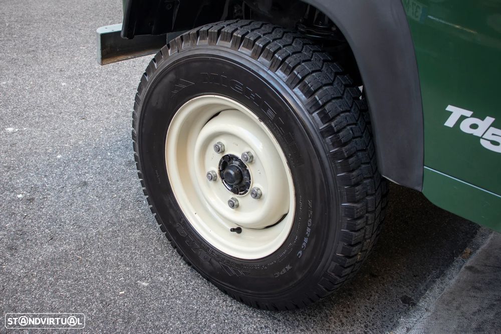 Land Rover Defender 90 2.5 TD5 Metal Top - 4