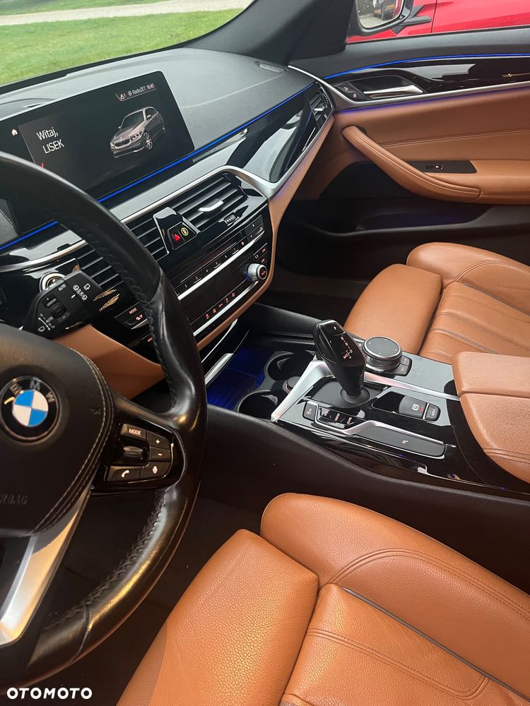BMW Seria 5 520d Sport Line - 12