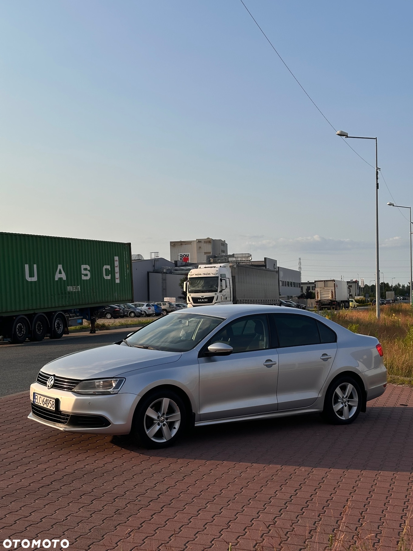 Volkswagen Jetta 1.6 TDI Highline - 5