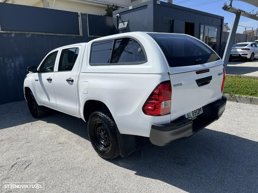 Toyota Hilux 2.4 D-4D 4WD CD CM - 4