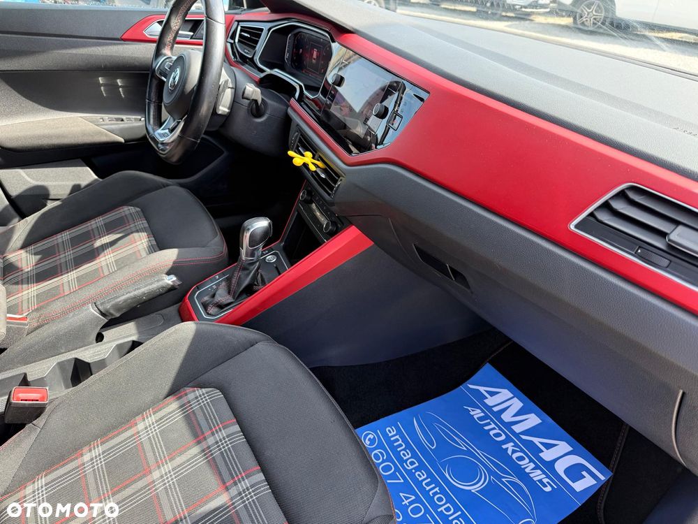 Volkswagen Polo 2.0 TSI DSG GTI - 17