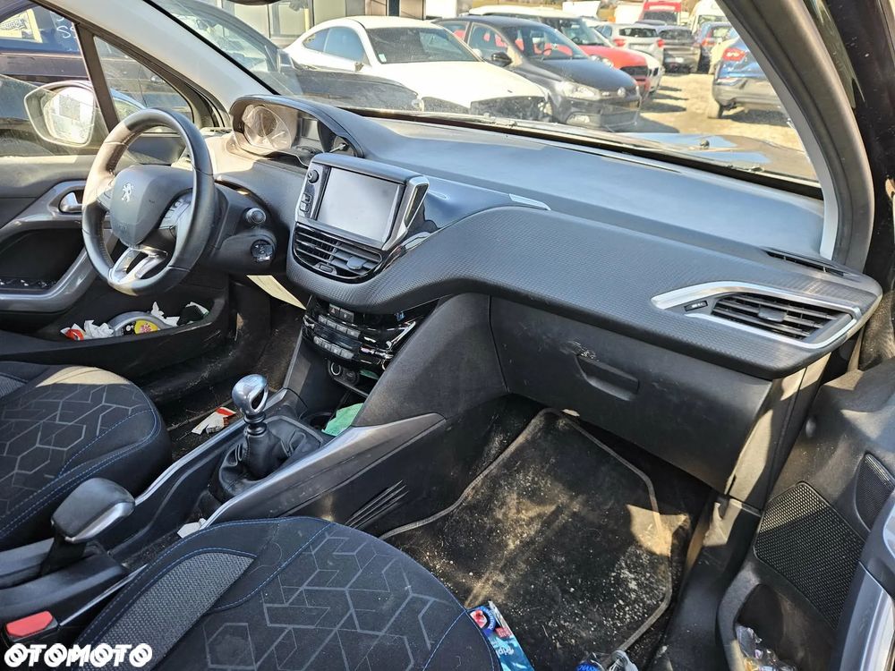 Peugeot 2008 PureTech 130 GPF Stop&Start Signature - 6