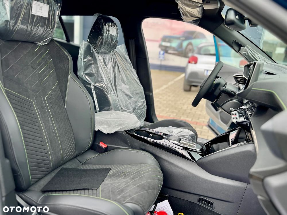 Peugeot 2008 PureTech mHEV GT Exclusive e-DCS6 - 14