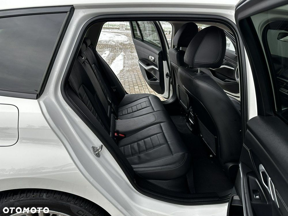 BMW Seria 3 320d Luxury Line - 16