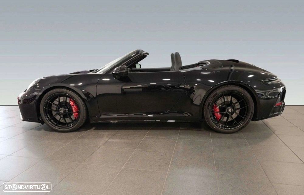 Porsche 911 (992) 2026 photo 2