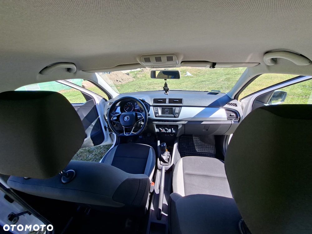 Skoda Fabia - 10