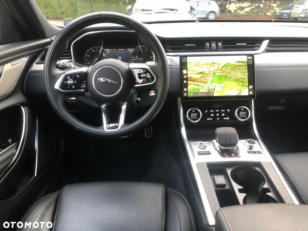 Jaguar XF 2.0 D200 mHEV AWD R-Dynamic SE - 9