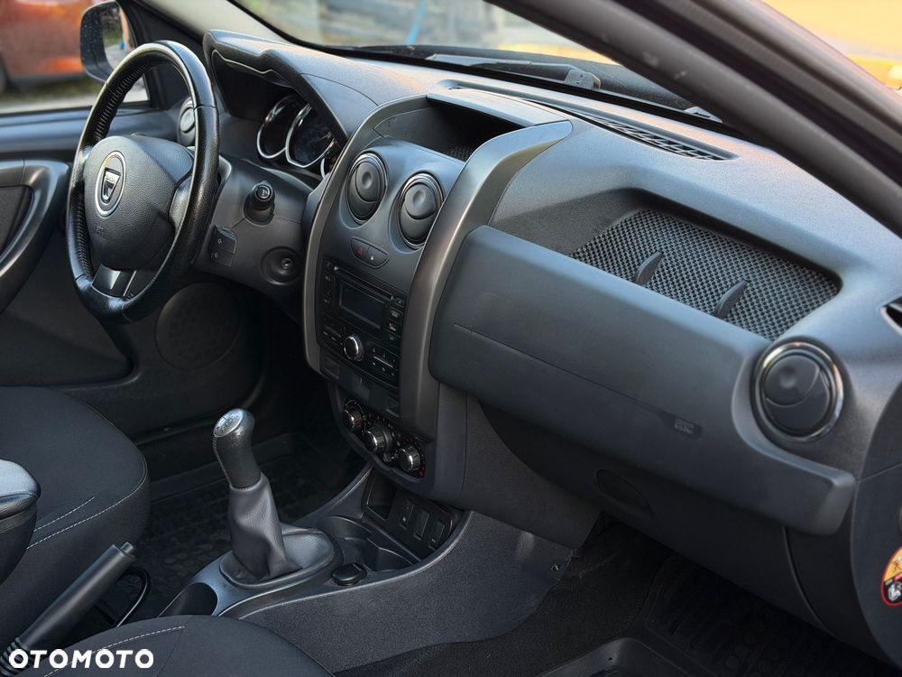 Dacia Duster 1.6 SCe Laureate S&S - 12