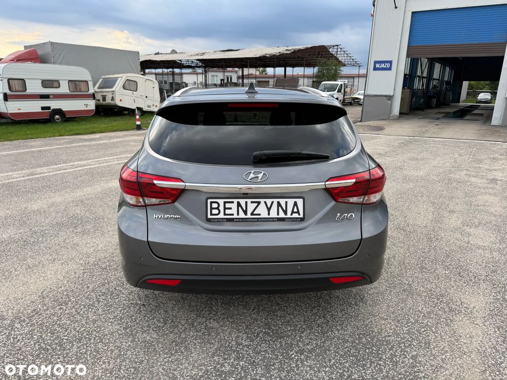Hyundai i40 Kombi blue 1.6 Family+ - 28