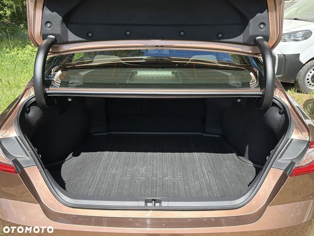 Toyota Camry - 28