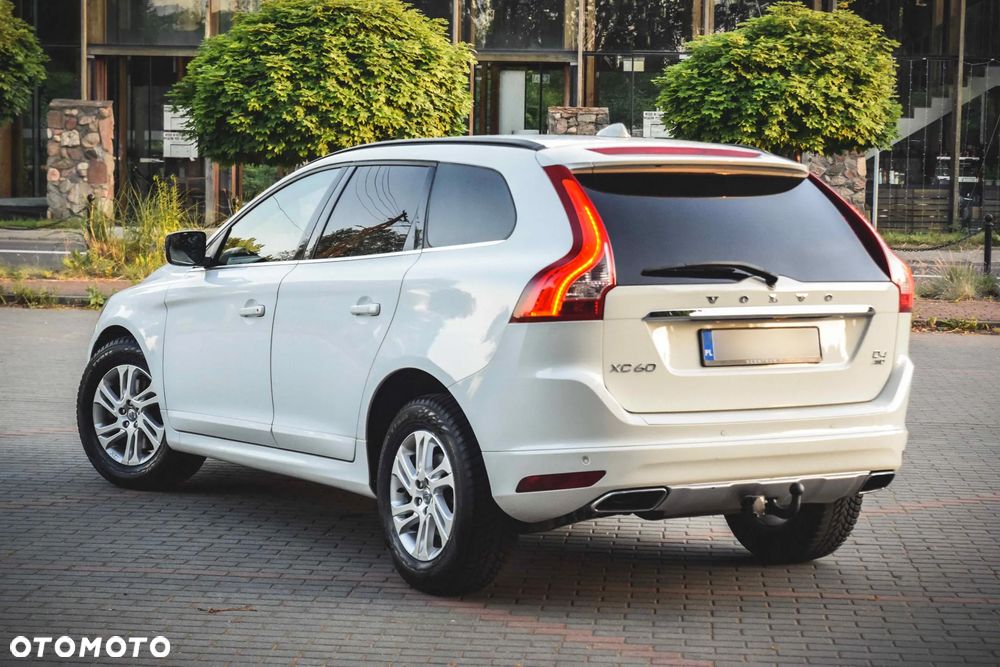 Volvo XC 60 2.4D AWD Momentum - 4