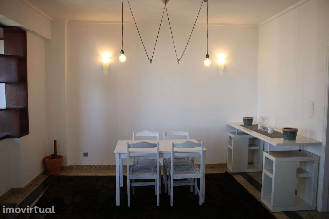 T4 (T5) , Vistas, 2 Elevadores - Centro Carnaxide - Grande imagem: 2/37