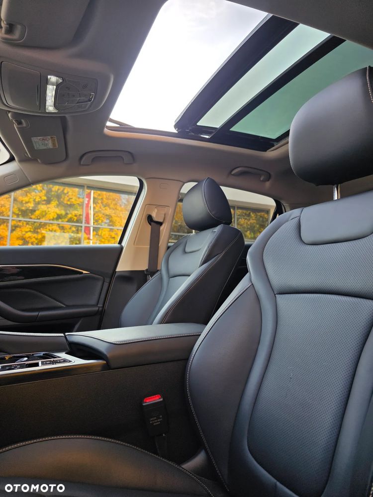 Bestune B70 2.0T Elegance - 9