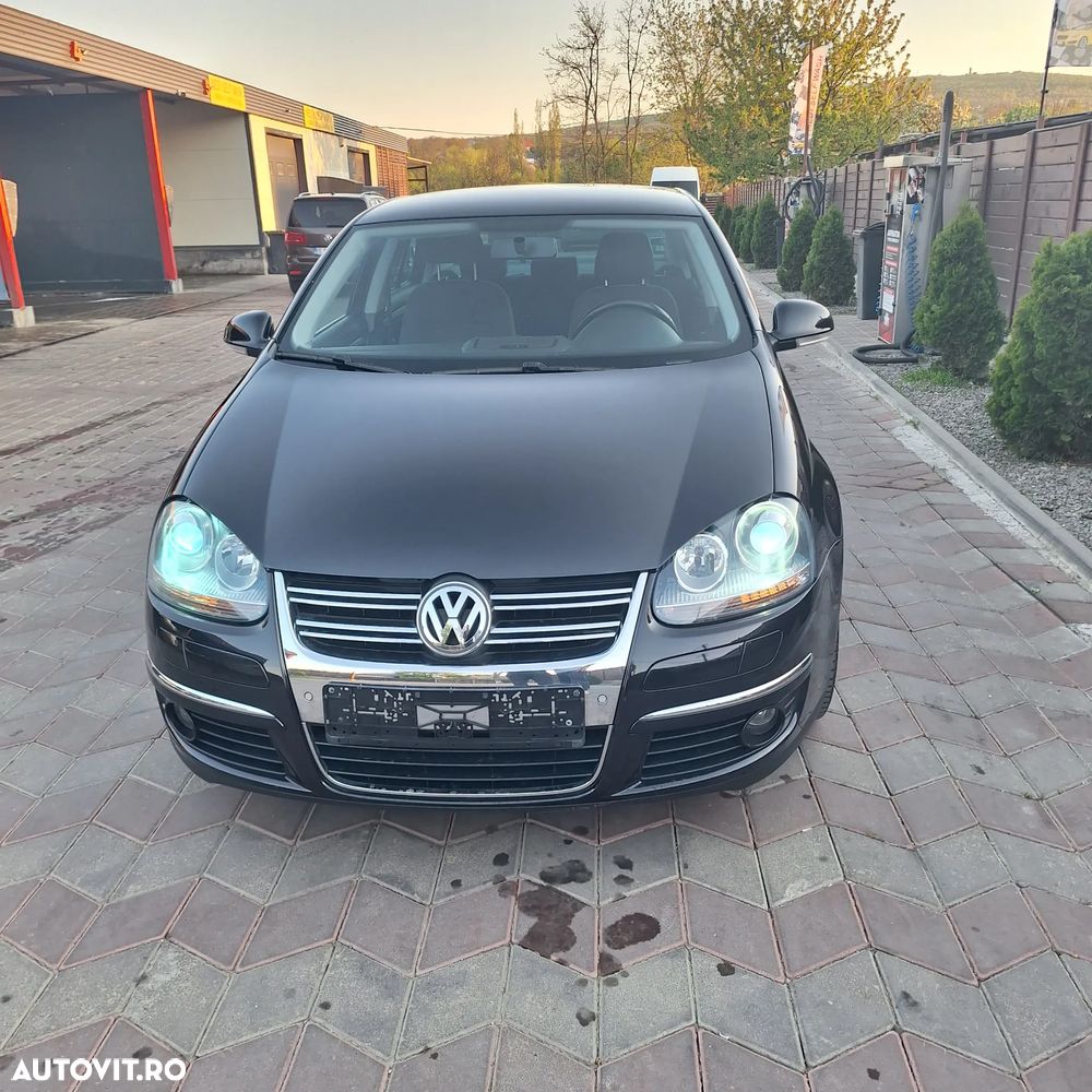 Volkswagen Jetta - 1