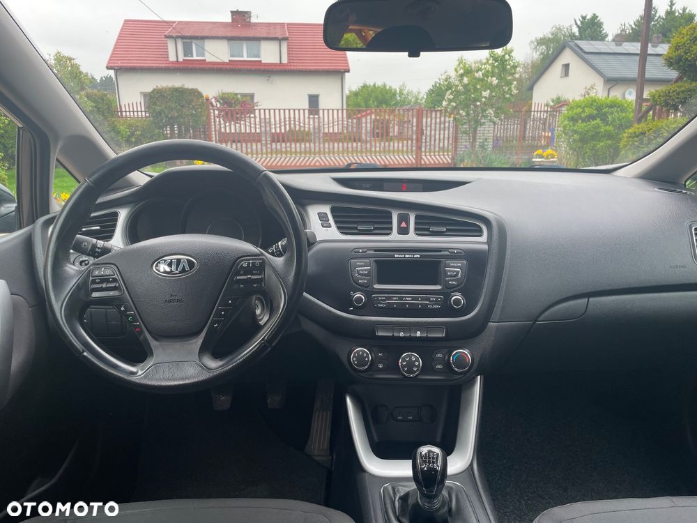 Kia Ceed 1.6 CRDi 115 ISG Vision - 31
