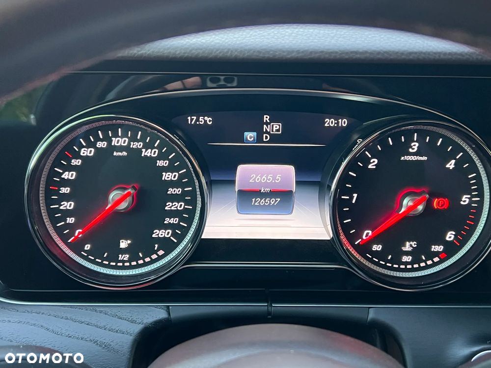 Mercedes-Benz Klasa E 220 d T 9G-TRONIC Exclusive - 17