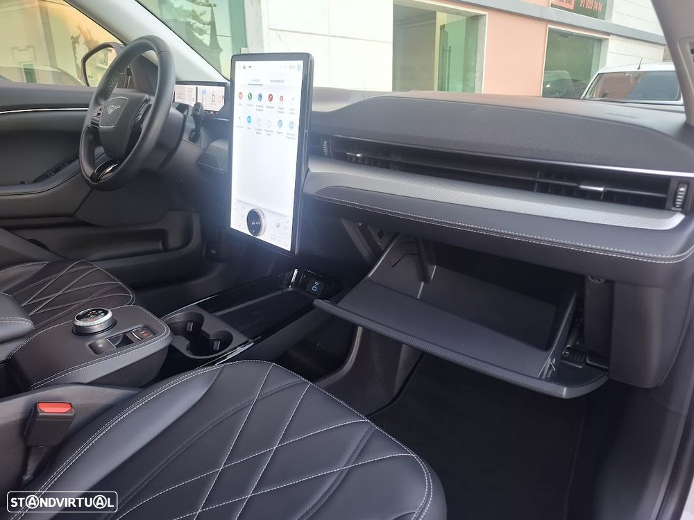 Ford Mustang Mach-E Premium - 44