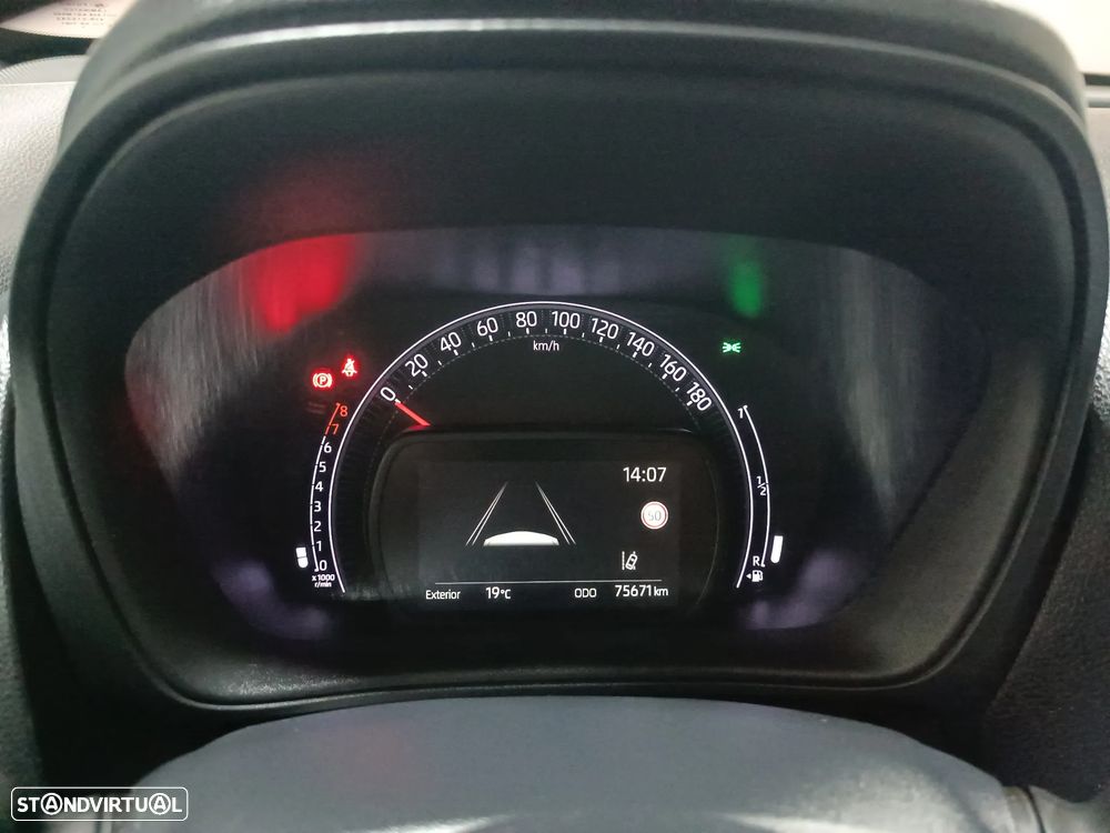 Toyota Aygo X Play - 29