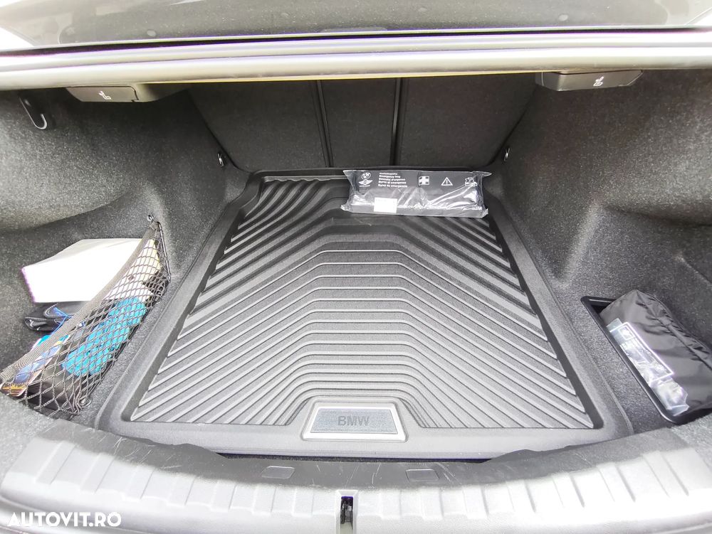 BMW Seria 3 320d Aut. M Sport - 11