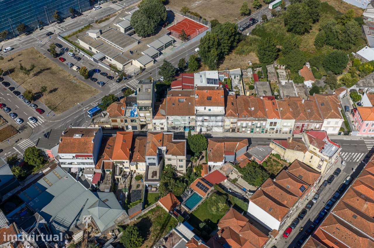 Armazém na Rua Justino Teixeira, Porto - Grande imagem: 2/23