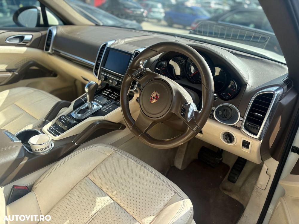 Porsche Cayenne Diesel Tiptronic S - 6