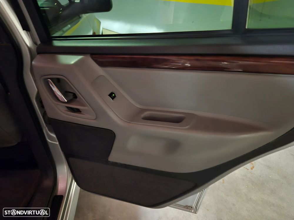 Jeep Grand Cherokee 2.7 CRD Overland - 36