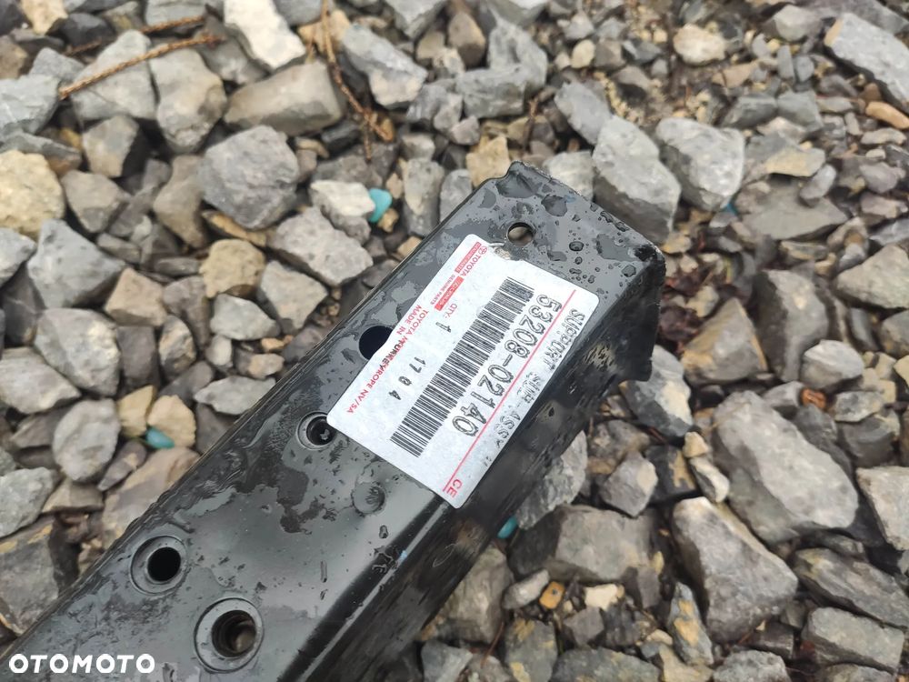 CC Pas przedni belka górna Toyota Prius III Auris 53208-02140 - 2