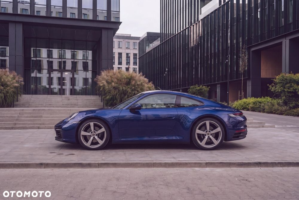 Porsche 911 Carrera - 1