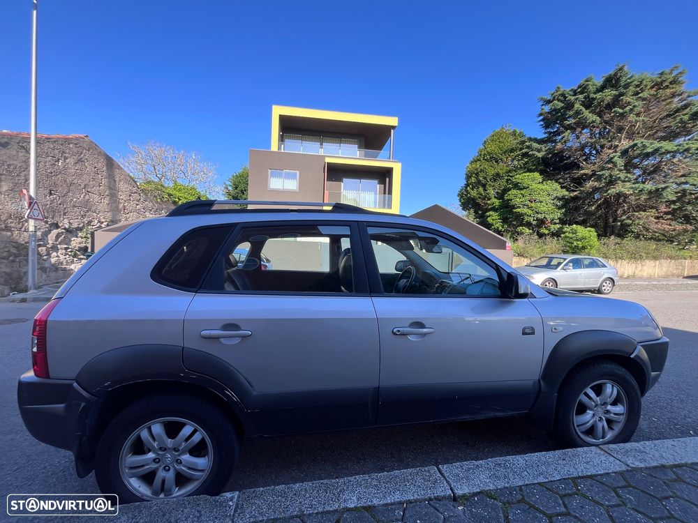 Hyundai Tucson 2.0 CRDi Confort 2WD - 4