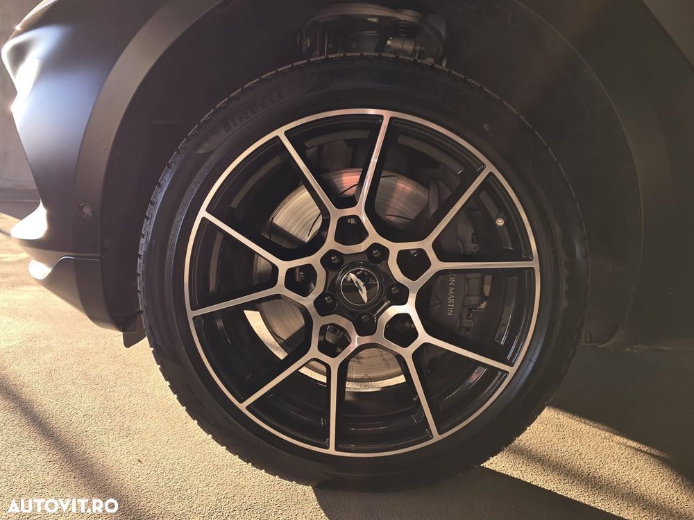 Aston Martin DBX - 16