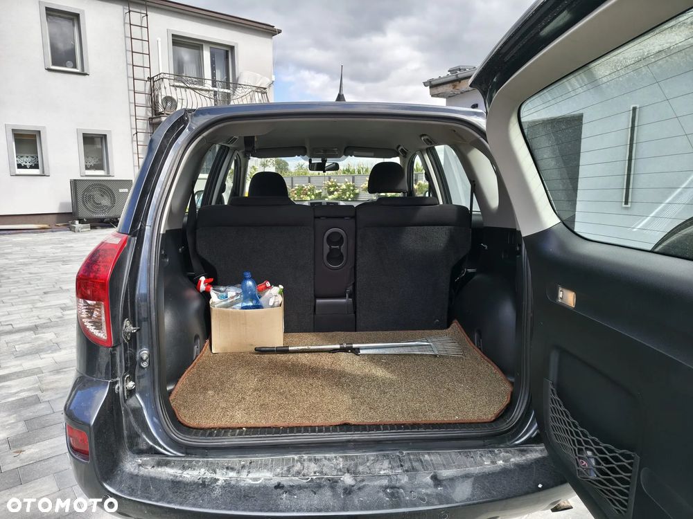 Toyota RAV4 - 7