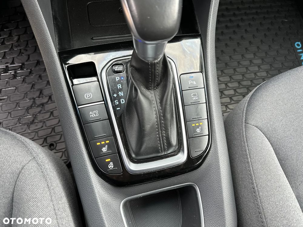 Hyundai IONIQ Hybrid Premium - 23