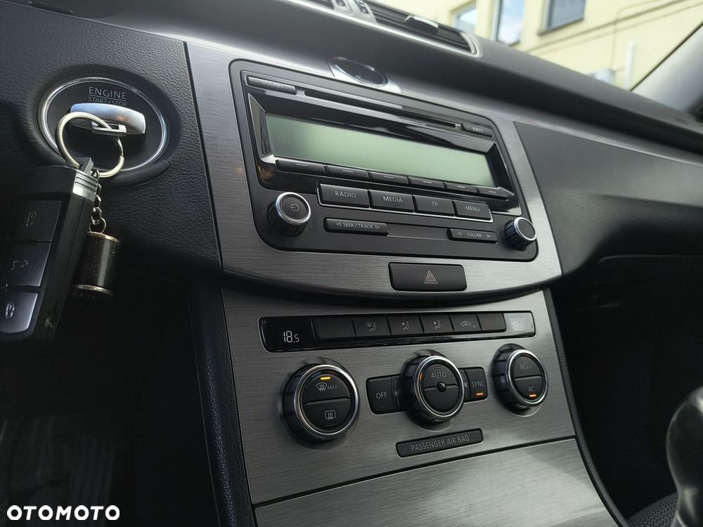 Volkswagen Passat - 18